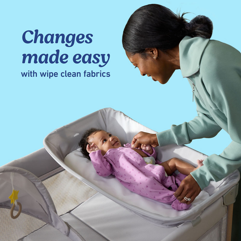 Pack 'n Play® Care Suite™  Bassinet Lux Playard