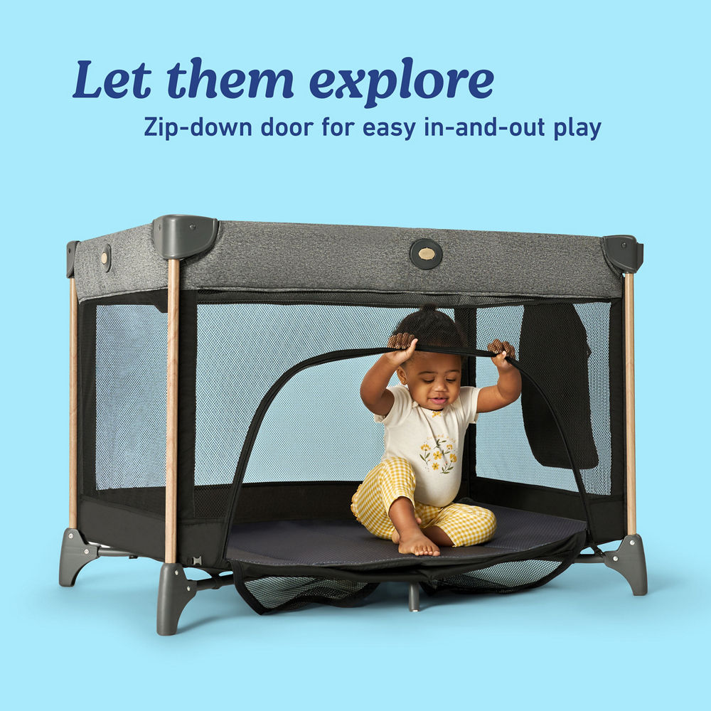 Pack n' Play® Close2Baby Lux Playard